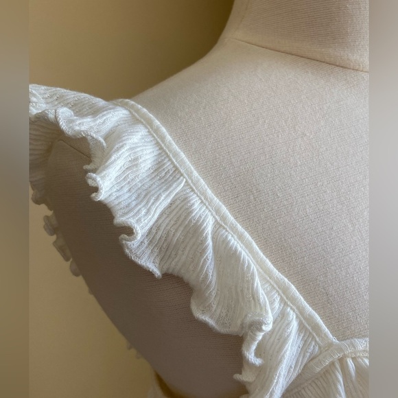 NWOT White Ruffle Detail Top - Large - Picture 2 of 5